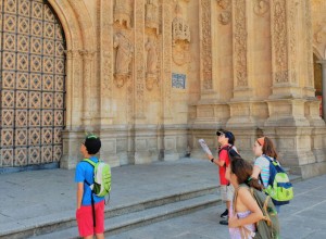 Visita a Salamanca de los niños del campamento