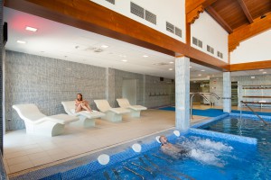 Piscina y camas calientes del Balneario de Ledesma