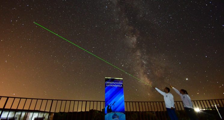 PROMO ESPECIAL: Súper fin de semana familiar con Taller de Astronomía+ Canoas+ Cine al aire libre+ Piscina de toboganes/del 7 al 9 Agosto