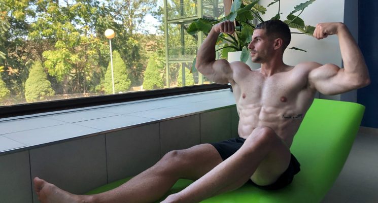 Roberto Fernández, reciente Campeón de Europa de Culturismo Natural, visita el Balneario de Ledesma